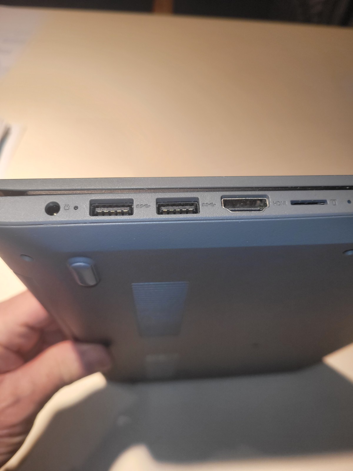 Lenovo IdeaPad Slim 1-14AST-05 14″ | Includes Charger| 4GB RAM 64GB HDD Win 10