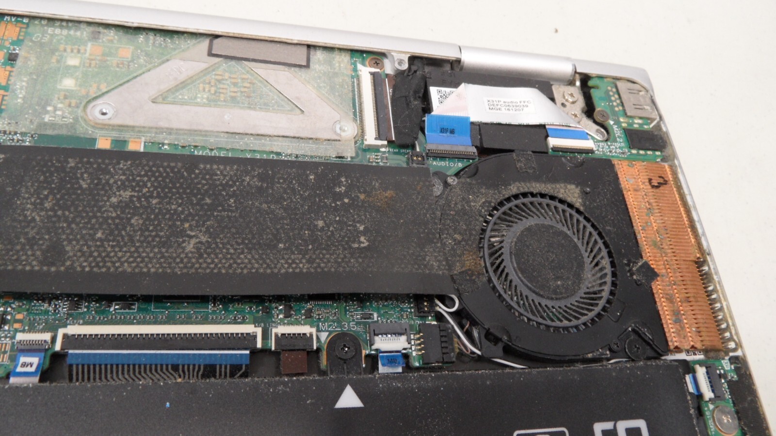HP 13-ac013dx Laptop For Parts No Power Cracked Screen See Pictures