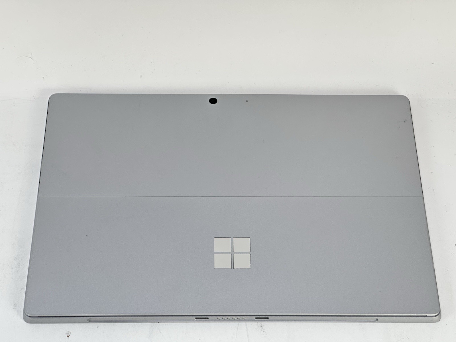 Microsoft Surface Pro 7+ 12.3″ 2736 x 1824 Intel i5-1135G7 8GB LPDDR4 256GB SSD