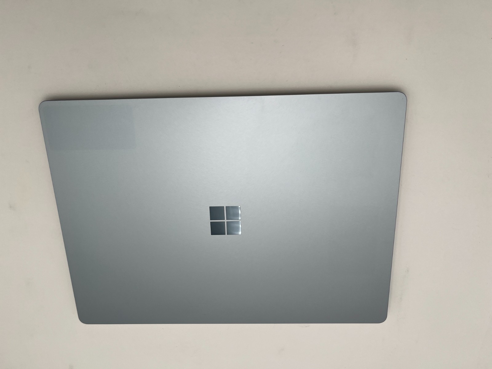 Microsoft Surface Laptop 4 1950 13.5″ Touch i5-1145G7 16GB RAM 500GB NVME