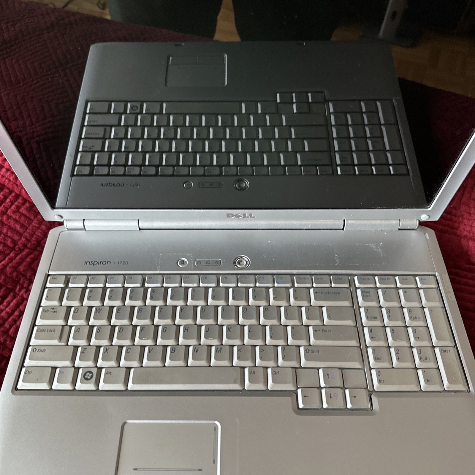 dell inspiron 1720 laptop 320 /2GB Linux Mint OS 21.3. Works. READ.