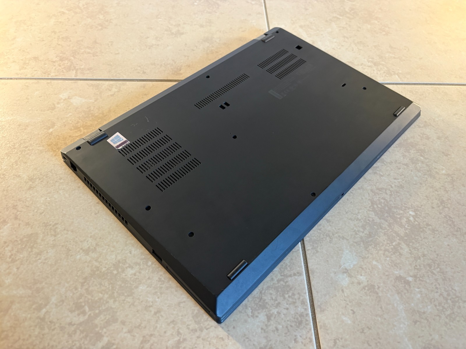 Lenovo ThinkPad T590 i7-8565U 16GB RAM 512GB SSD Windows 11 Pro 15.6″ Laptop