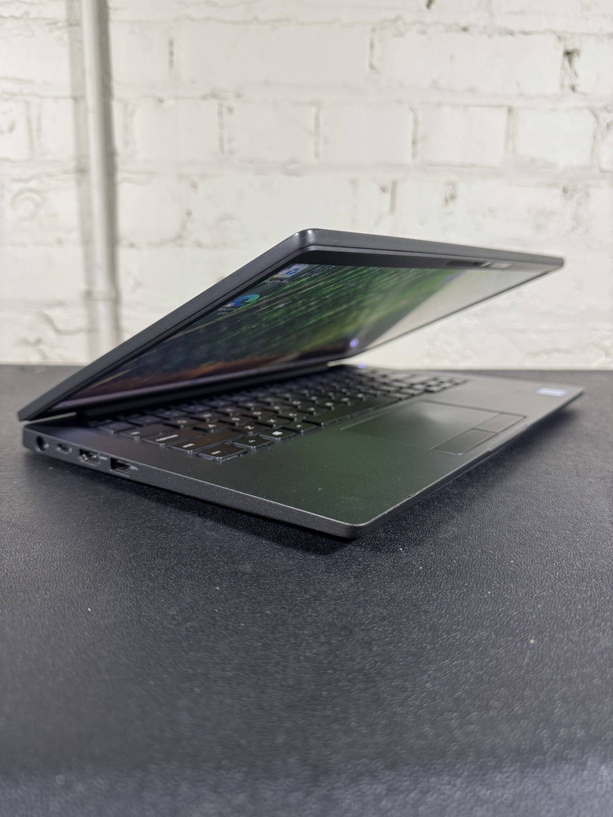 Dell Latitude 7400 14″ FHD Non-Touch i7-8665U 16GB 256GB SSD | READ