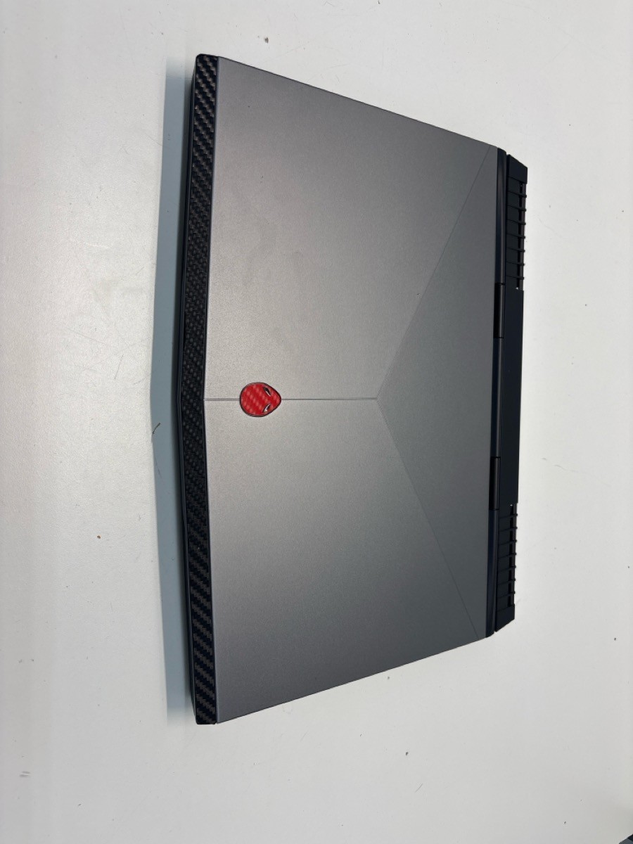 ALIENWARE LAPTOP P69F PRE-OWNED (P23017363)