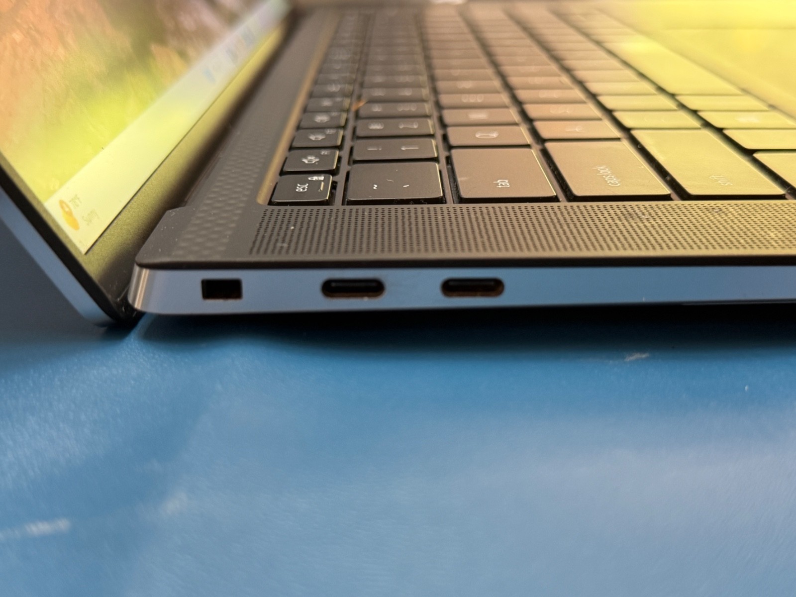 Dell XPS 15 9520 Laptop | i7-12700H | RTX 3050 | 16GB DDR5 | 512GB NVMe | FHD+ |