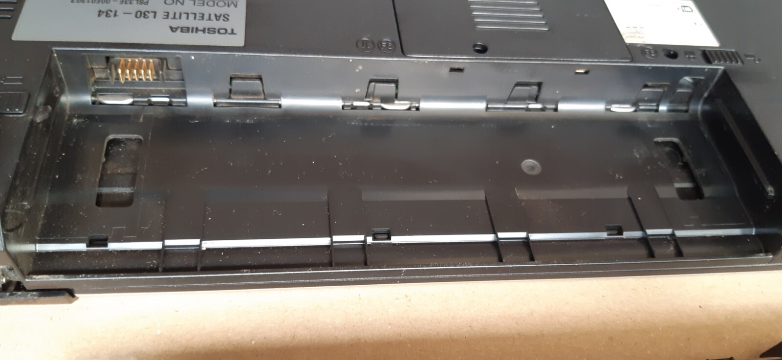 Toshiba Satellite l30-134 Celeron® M CPU 410 1.46 GHz 1.5GB RAM, 120 GB HDD Win7