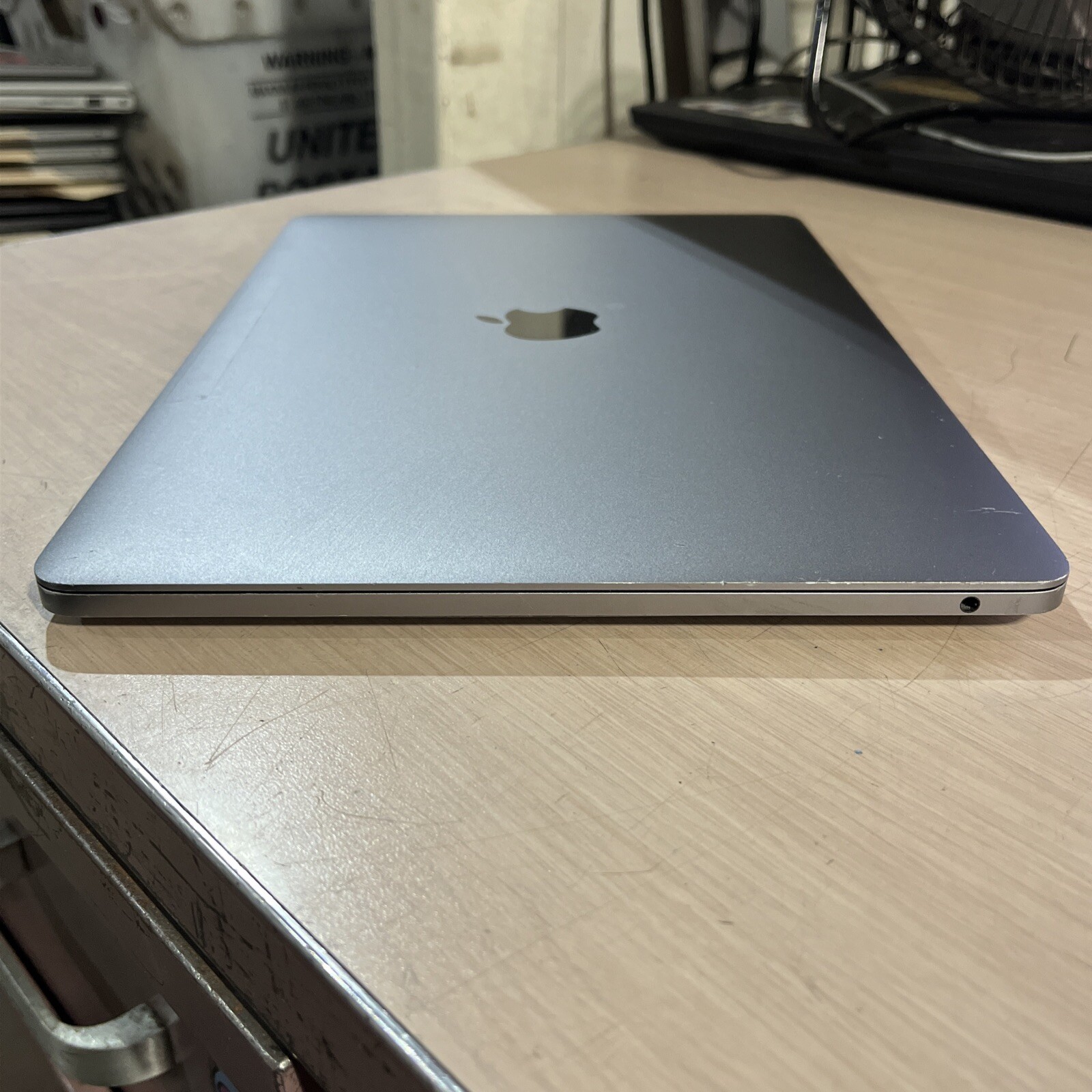 APPLE MACBOOK PRO 13″ MID-2017 CORE I5-7360U 2.3GHZ 8GB RAM NO HD ,