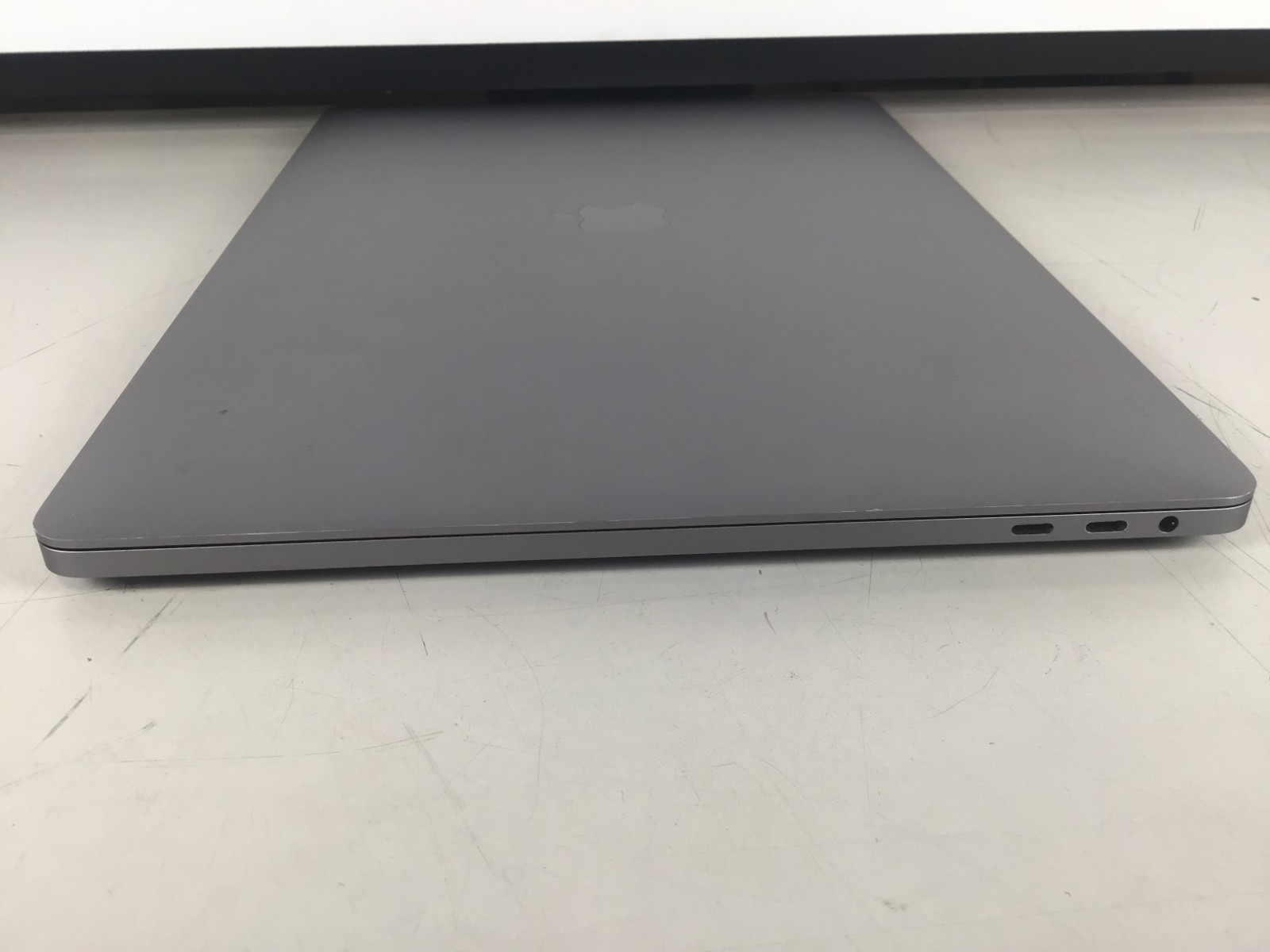 Lot of 2 Apple MacBook Pro 16″ A2141 i7-9750H 2.6GHz 16GB RAM 500B NVMe Gray~III