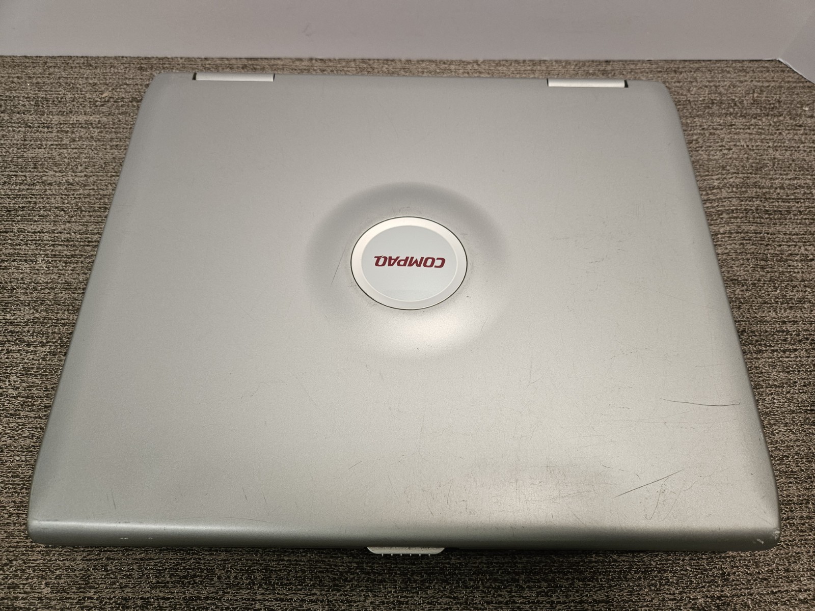 Vintage HP Compaq Presario 2500 Pentium 4 512MB RAM 3.3GB HDD FOR PARTS ONLY