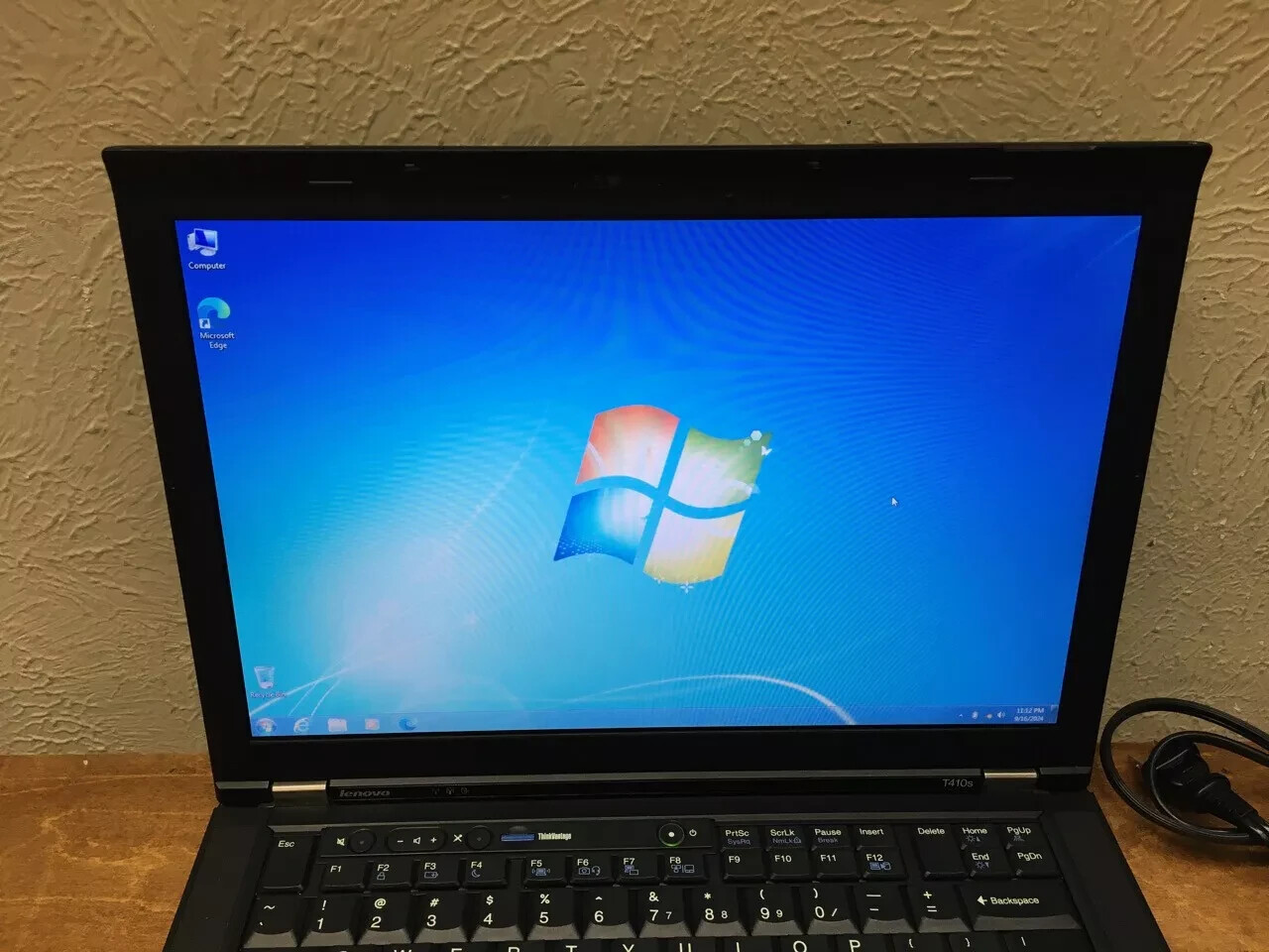 ThinkPad T410s i5-M560 8GB 250GB Webcam DVD+RW Win 10 Office 2019