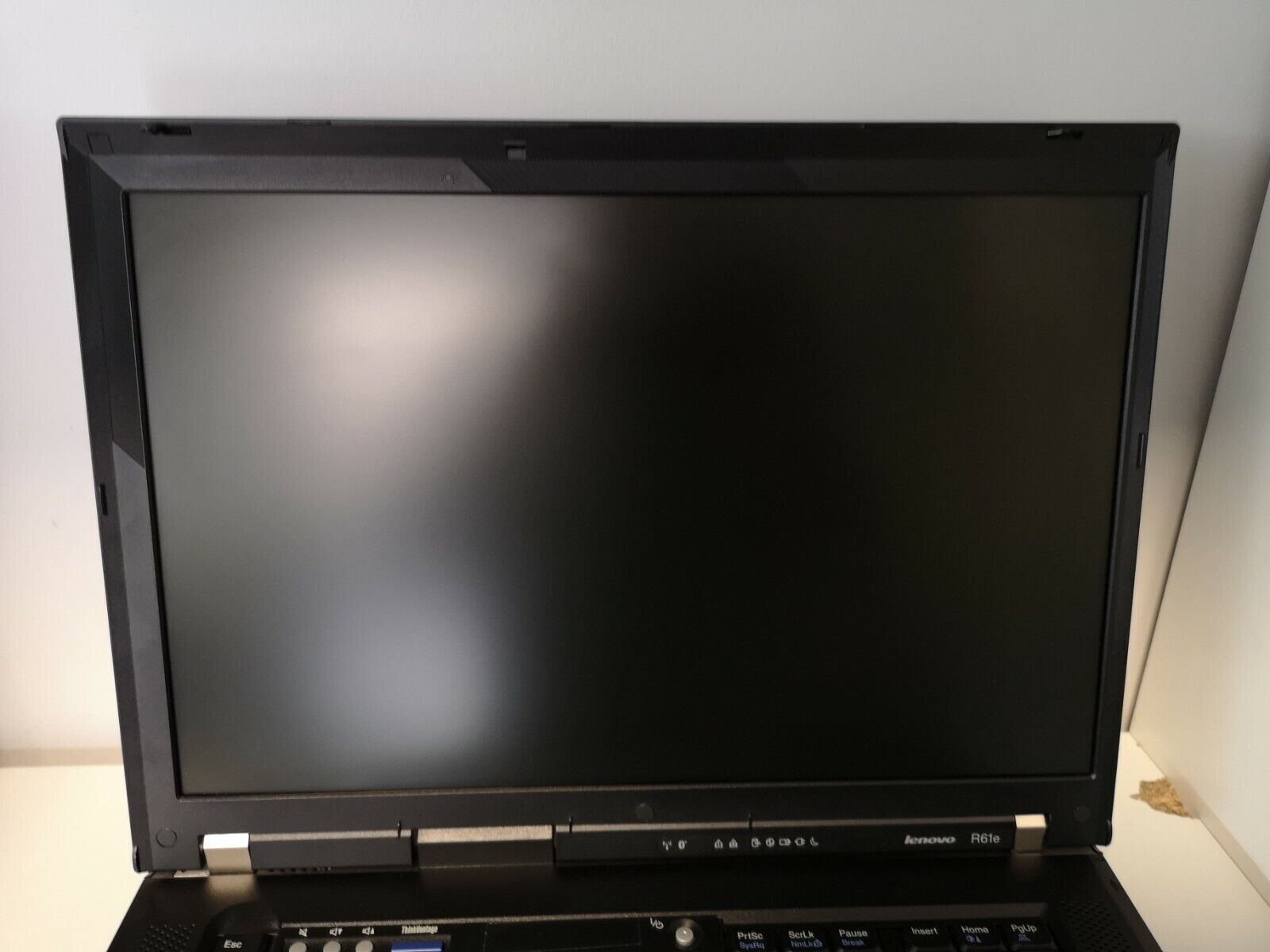 Lenovo ThinkPad R61e Celeron 2.00Ghz 2GB 120GB HDD 1280x800px DVD Win XP Pro