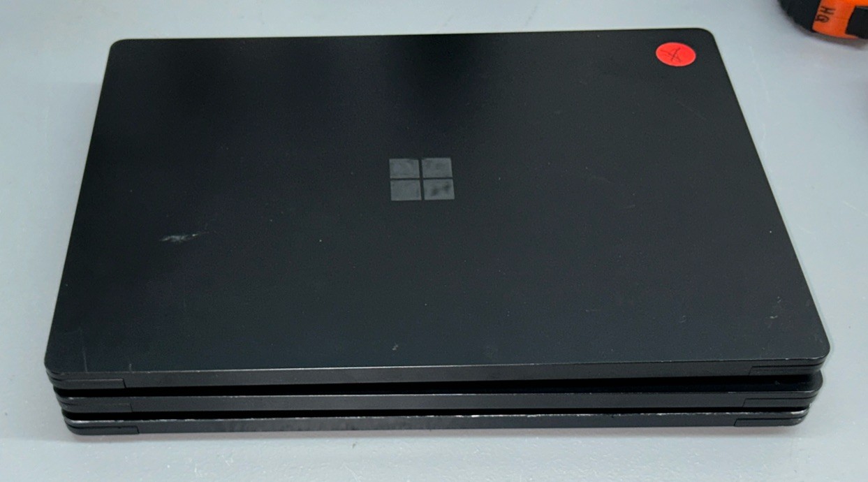Microsoft Surface Laptop 3 13.5″ i5-1035G7 8GB | Great for Linux |