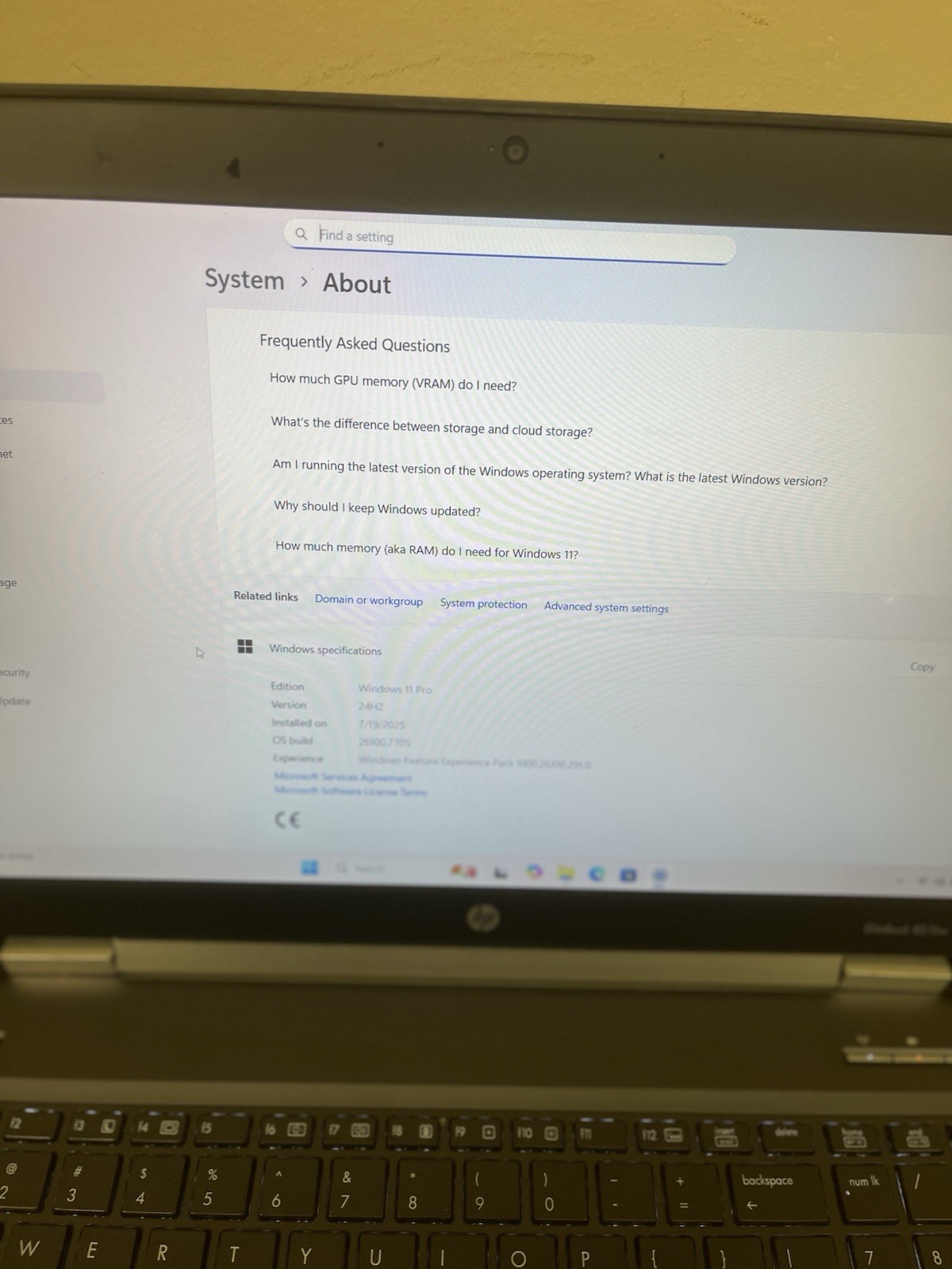 HP ELITEBOOK 8570W Core i7-3740QM 2.60 GHZ 16GB 256GB SSD 15.6″ LCD Win 11 Pro
