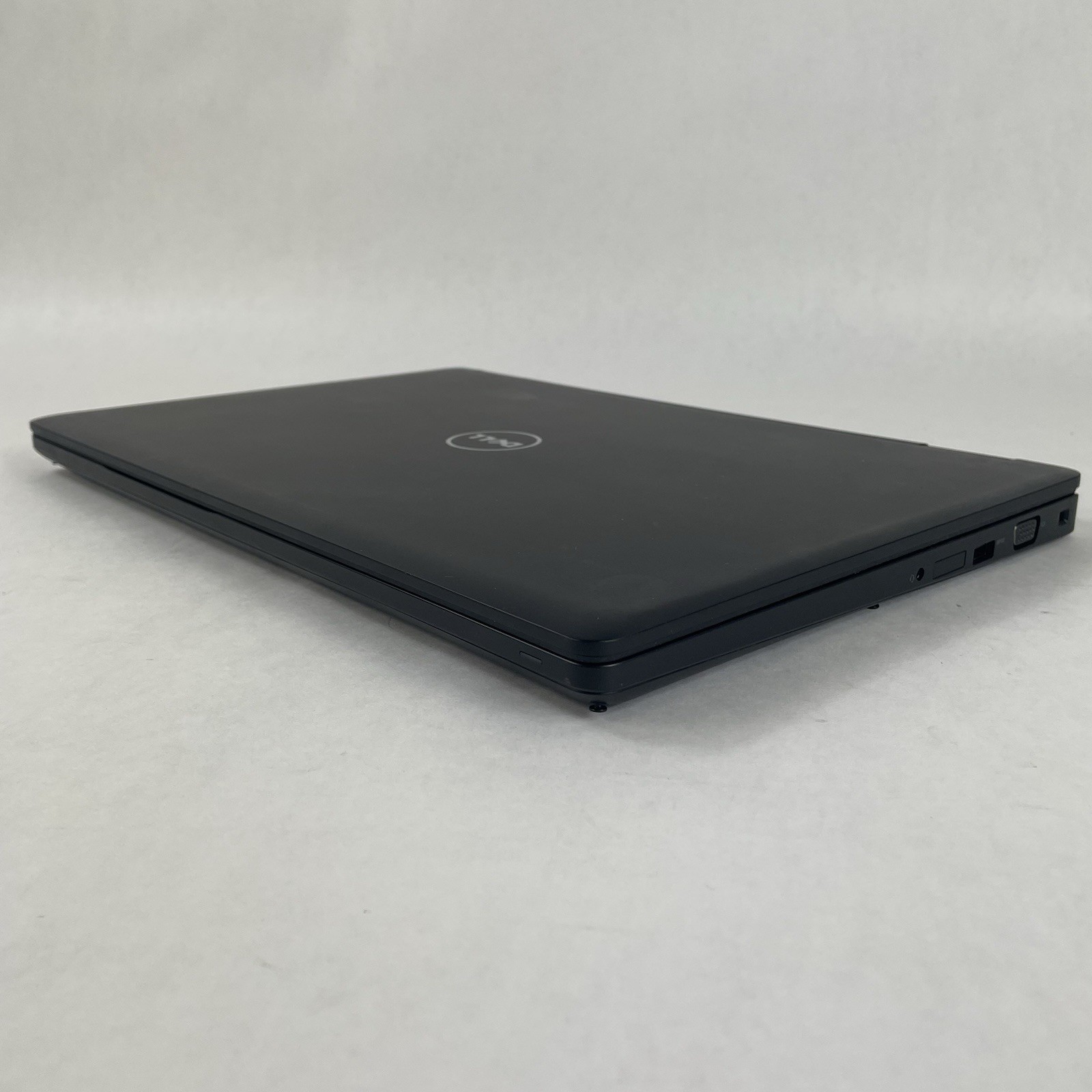 Dell Latitude 5580 15.6″ i5-7300U 2.60 GHz 8 GB RAM No SSD No OS