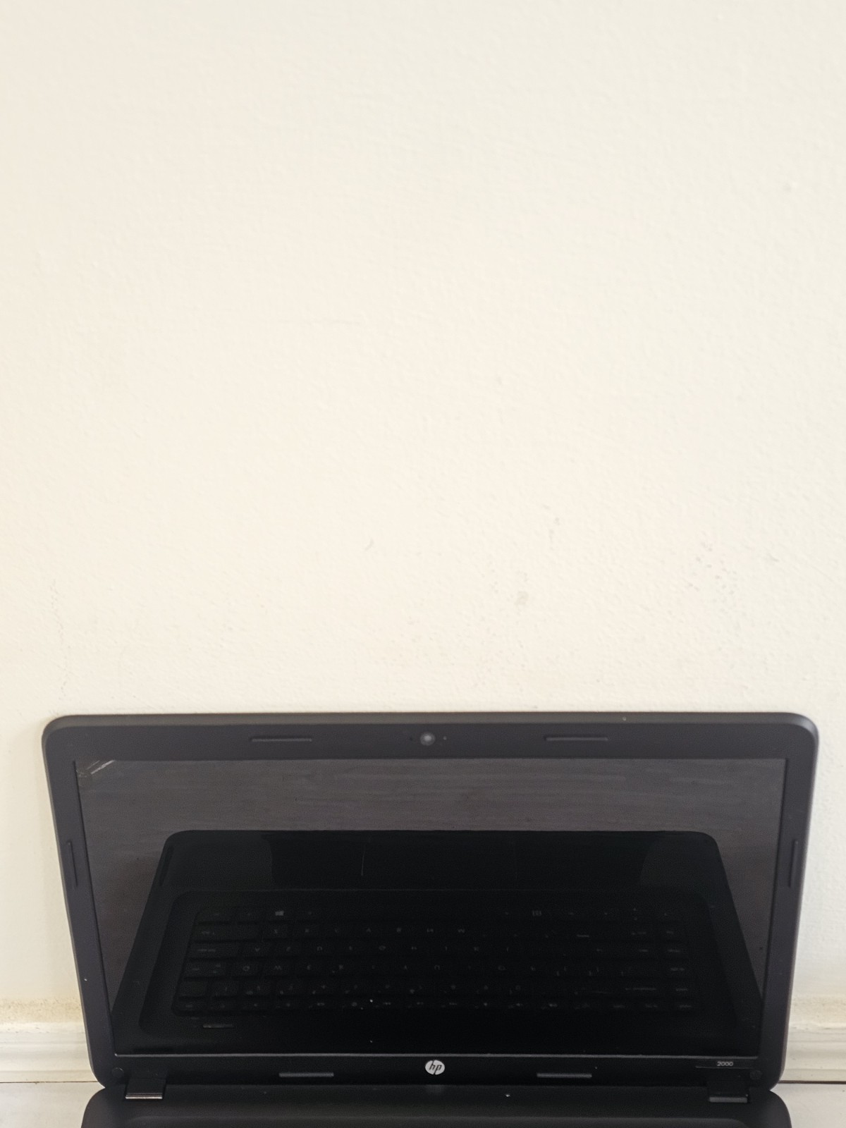 HP Notebook 2000 Laptop – AMD A6-5200 – 4GB RAM – 500GB HDD BAD BATT Windows 10