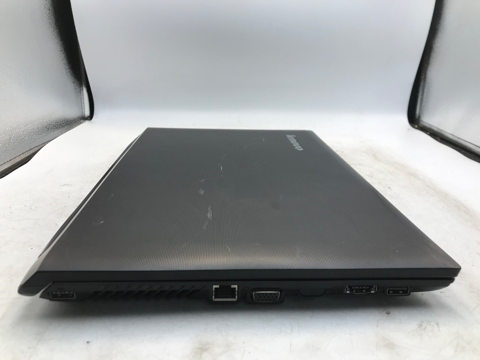 Lenovo B560 Intel Core i3-370M 15″ Laptop -BOOTS/BAD DISPLAY-MZ
