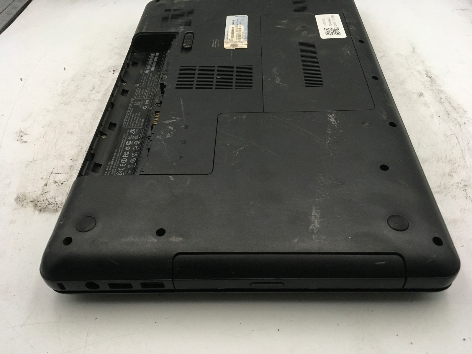 HP 2000 299WM – BOOTS TO BIOS – INTEL CELERON T3500 – 3GB RAM – 15″ – READ – BB!