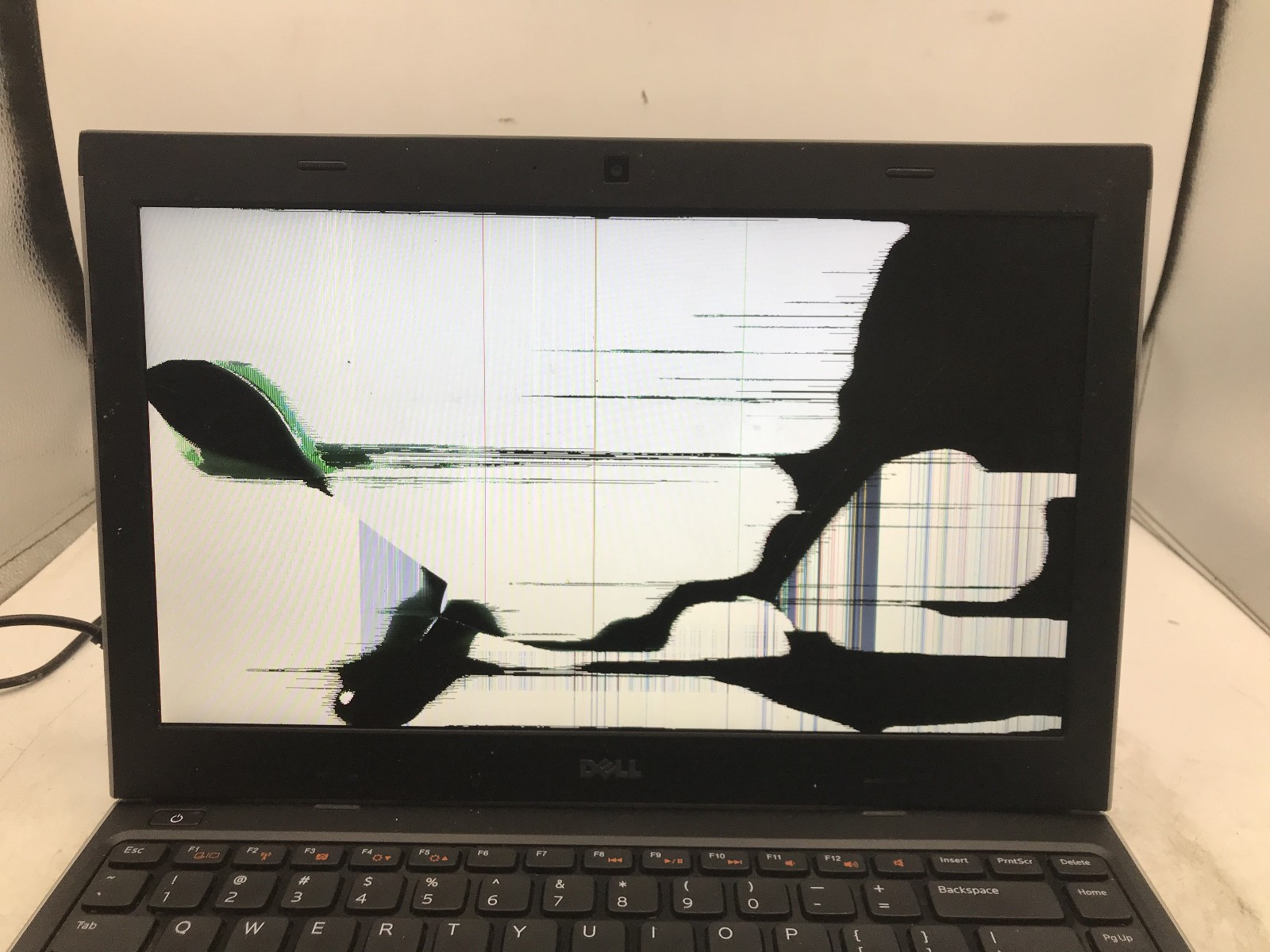 DELL LATITUDE 3330 – FOR PARTS/BROKEN LCD – INTEL I3 11TH GEN – 4GB RAM -READ-BB