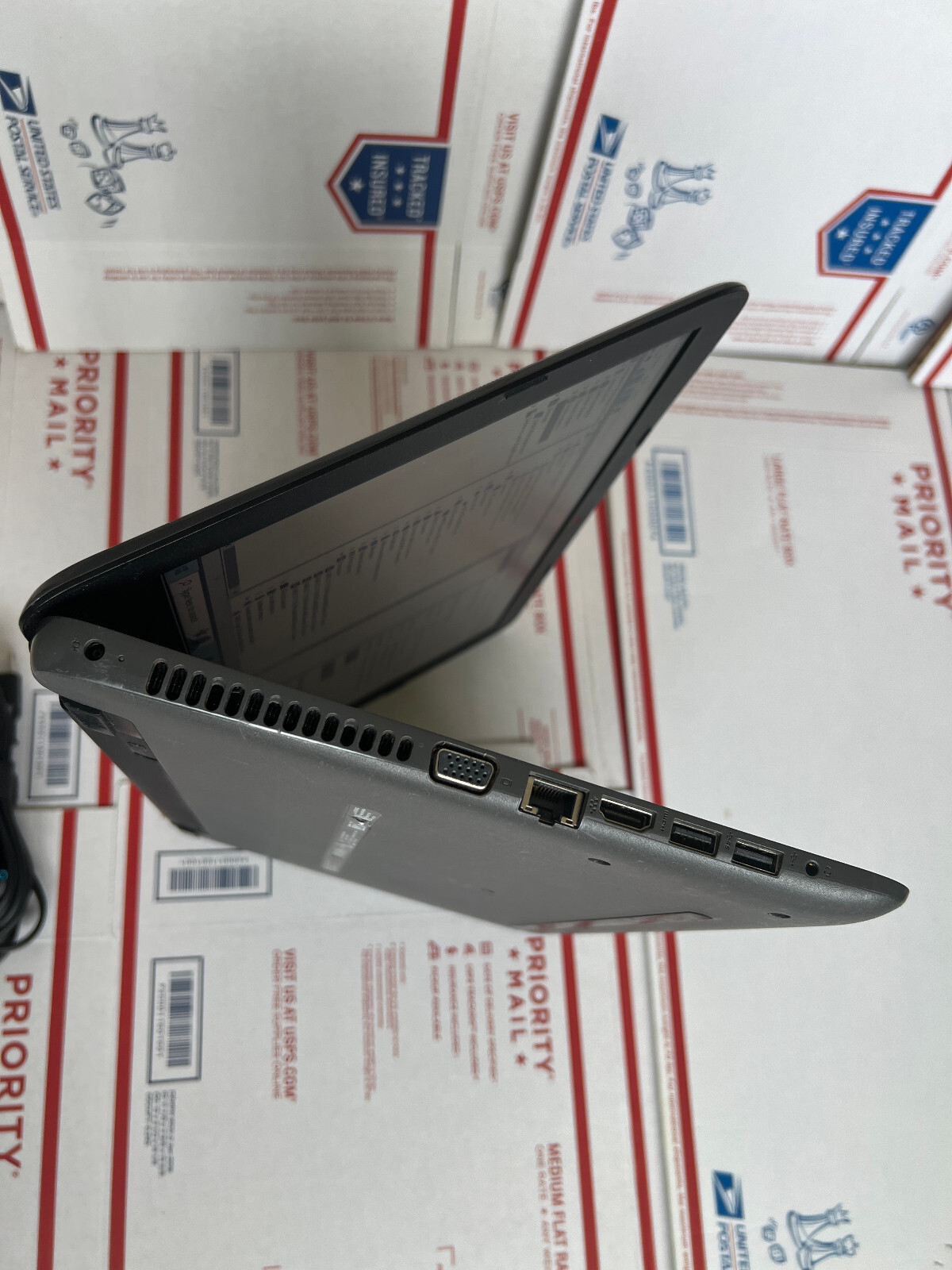 HP Notebook 255 G5 15.6″ AMD E2-7110 RADEON R2 1.80GHz – 4GB RAM – 500GB HDD