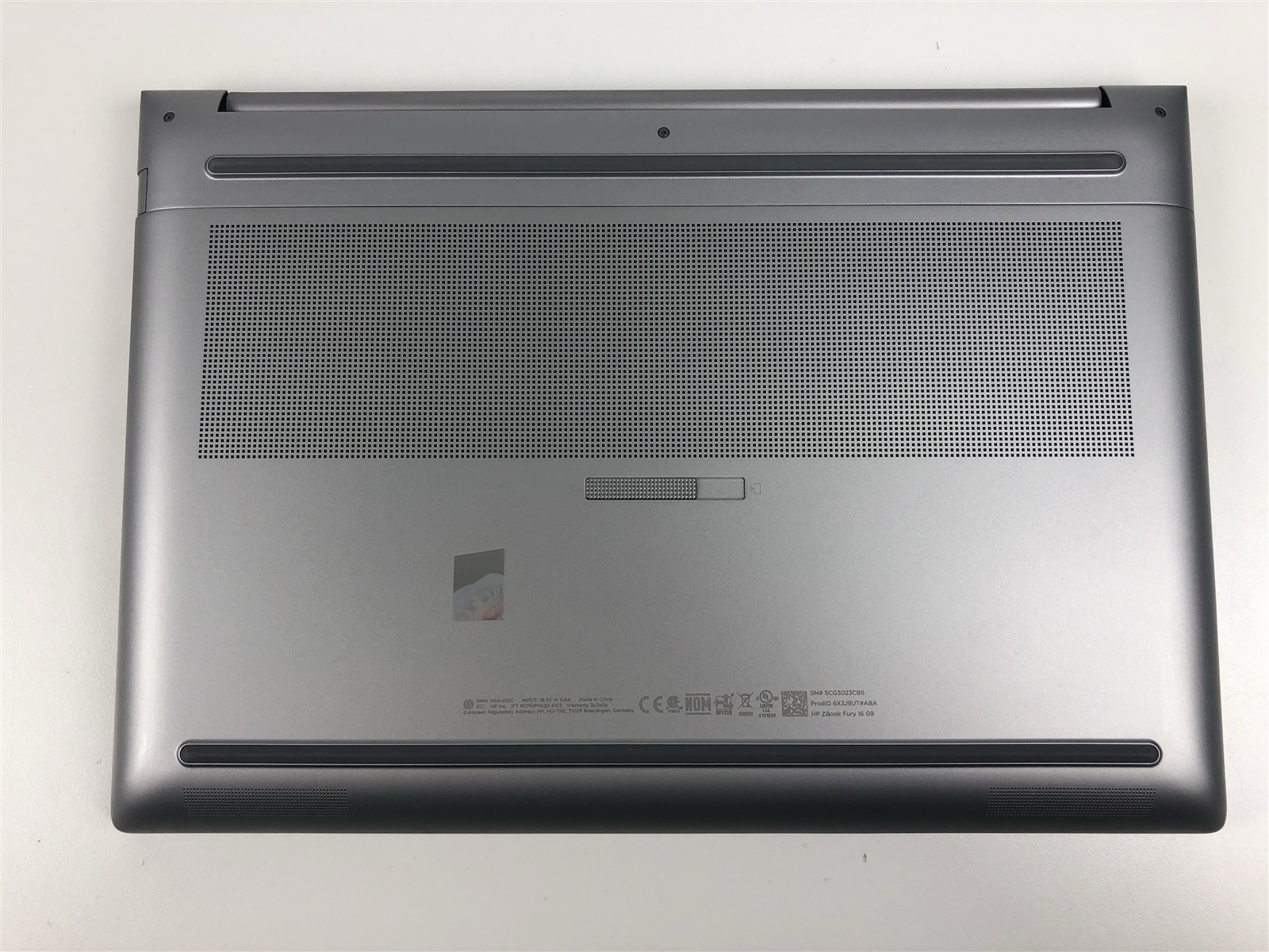 HP ZBook Fury 16 G9: Intel Core i7-12850HX 2.1GHz – 32GB – 1TB – RTX A3000