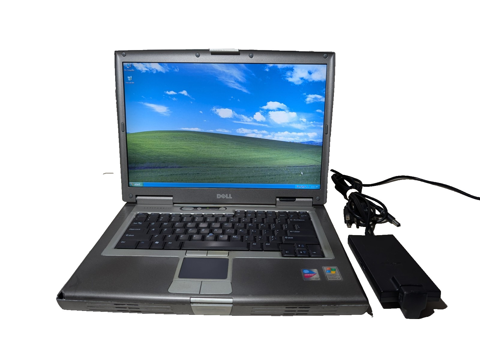 15″ Dell Latitude D810 | Pentium M 30GB HDD | ATI DVD Win XP 32-Bit Serial Port