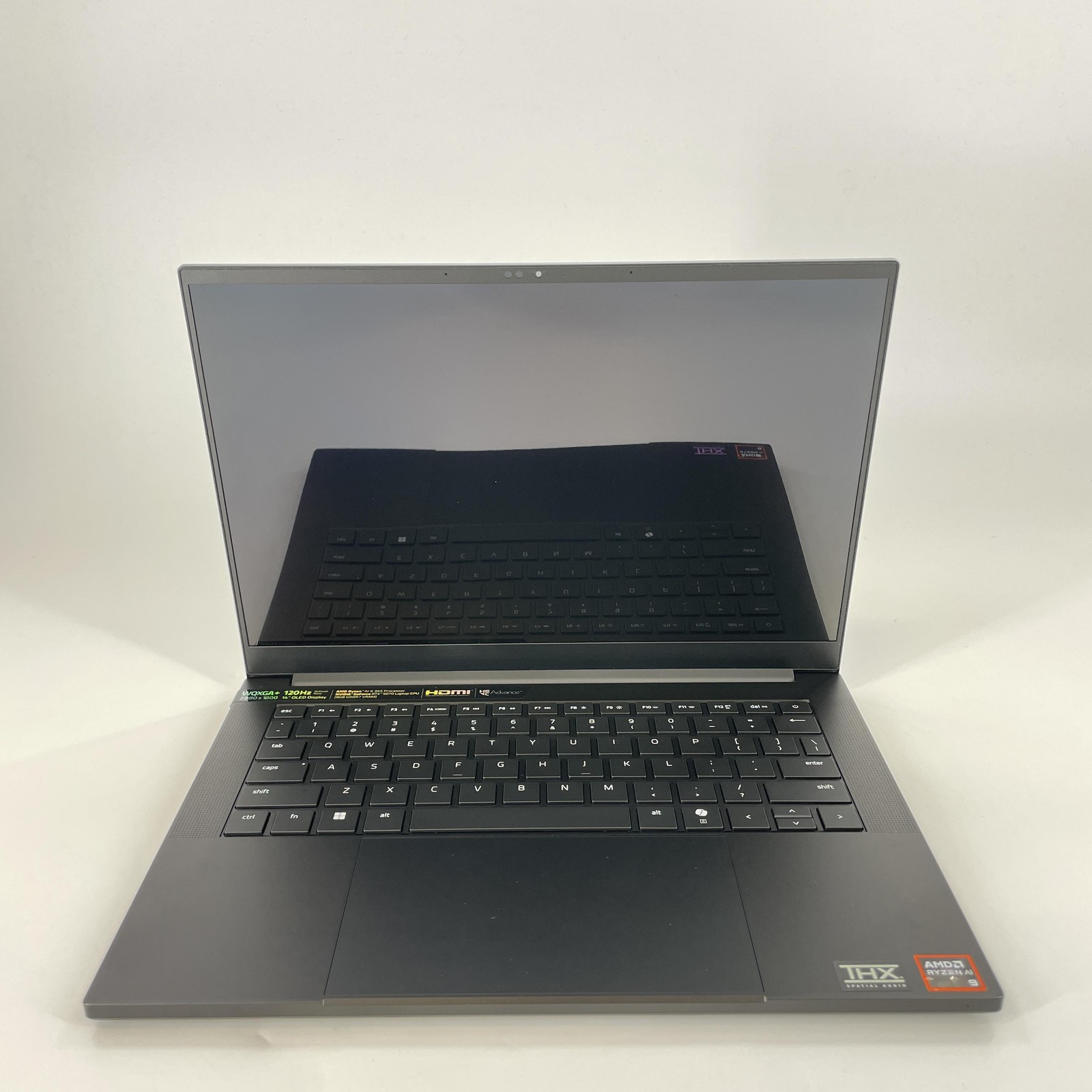 Razer Blade 14 120Hz QHD+ 2025 2.0 GHz Ryzen AI 9 365 32GB 1TB SSD RTX 5070