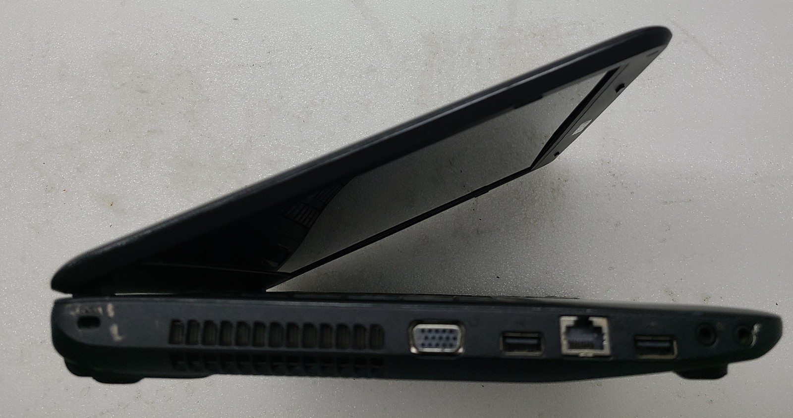 Toshiba Satellite C655-S5061 Laptop Intel i3 M 370 4GB Ram NO HD/OS (FL)