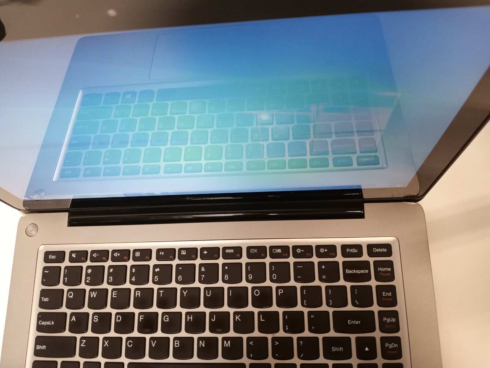 Lenovo IdeaPad U310 TOUCH 13.3″ Intel Core i5-3337U 1.8GHz 4GB 500GB HD BT Win10