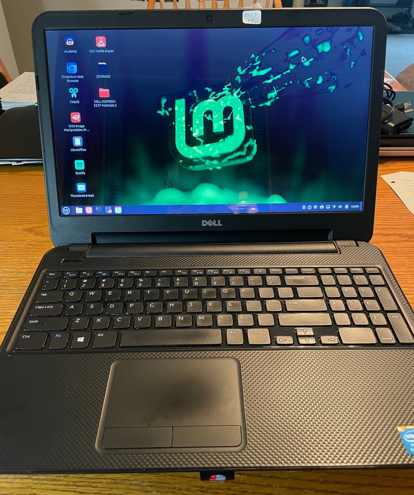 DELL INSPIRON 15-3537 Laptop 15″ i3 256gb+1tb Linux Mint 22.3-extras-15