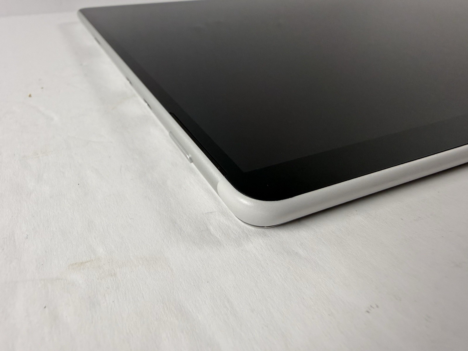 Microsoft Surface Pro 8 (1982) i5-1145G7 – 16GB RAM – 256GB 120Hz – Win 11 Pro