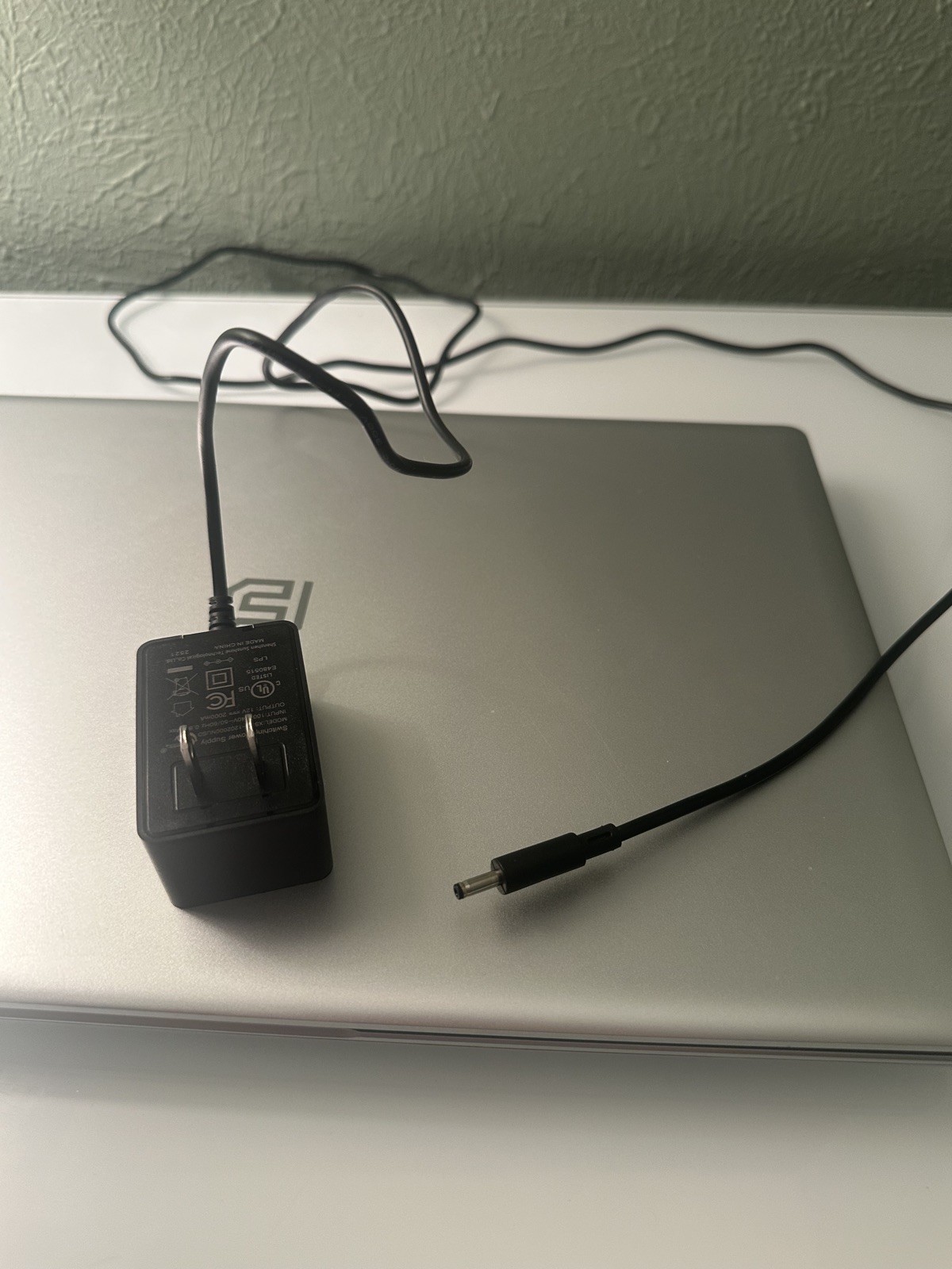 Windows 11 Pro PC, clean, fast. Great for work/gaming. License incl.