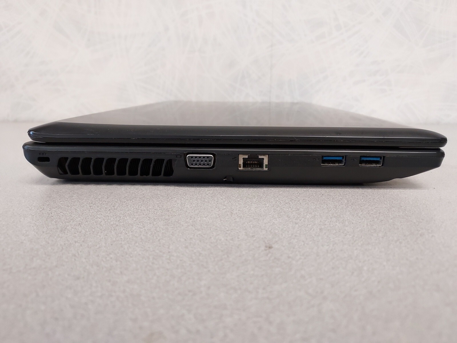 Lenovo G585 Laptop – AMD E-300 – 2GB RAM – 500GB HDD – WIN 10 HOME – BAD BATT