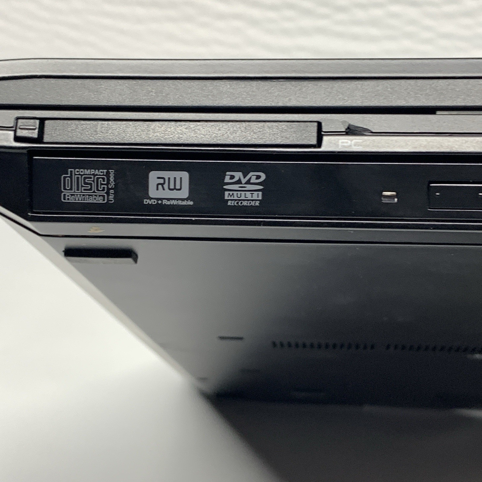 Dell Latitude E6500 Laptop Core 2 Duo P8700@2.53GHz 2.95 GB Ram Windows XP Pro