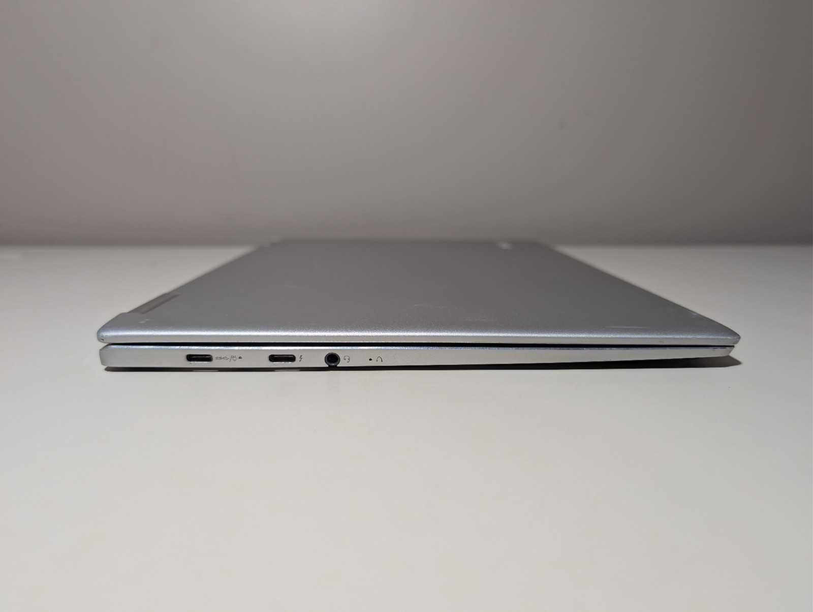 LENOVO YOGA 720-13IKB 2-in-1 Touchscreen | i5-8250U 8GB RAM | FHD Backlit FPS
