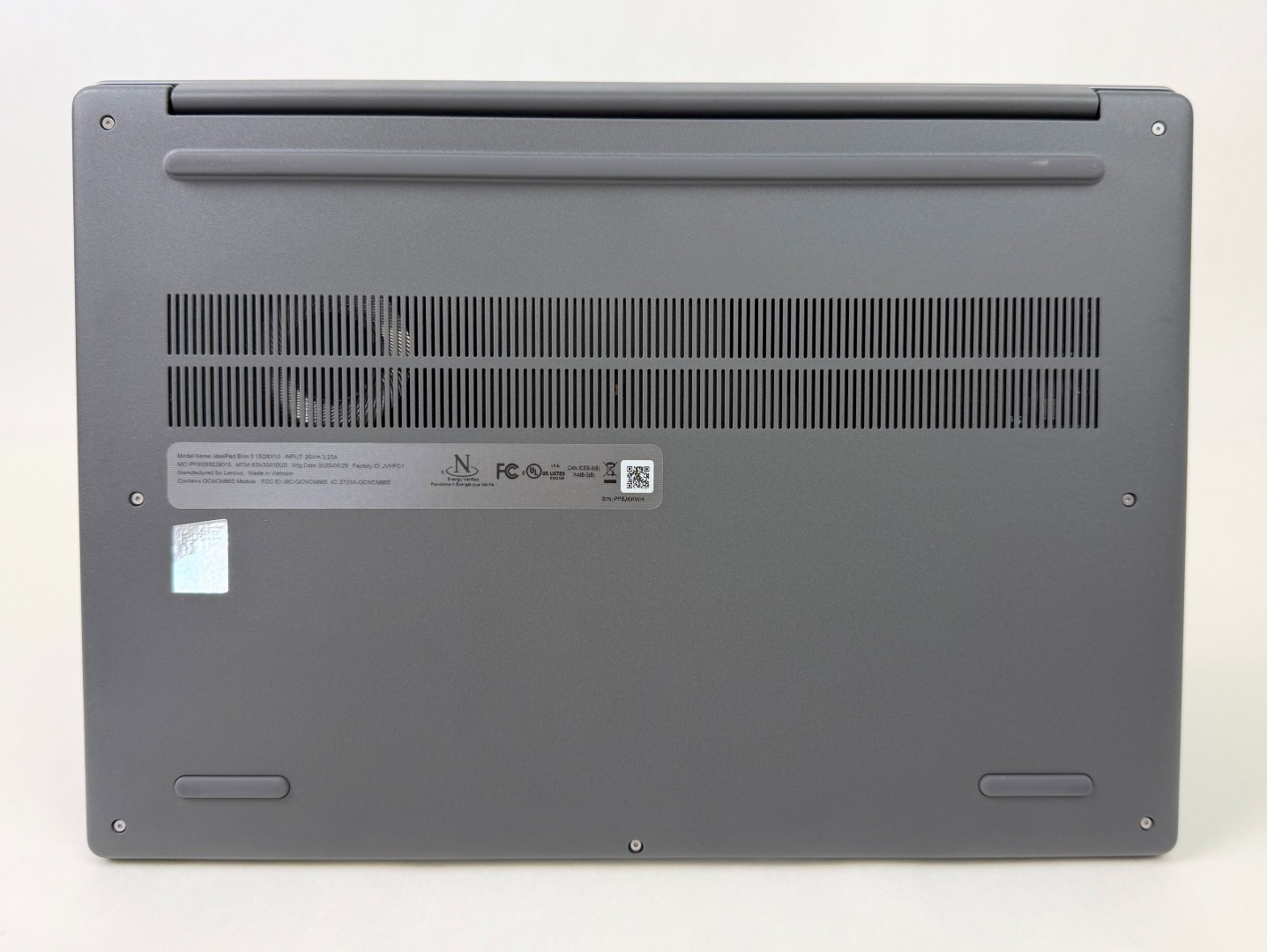 Lenovo IdeaPad Slim 3 15Q8X10 15.3″ WUXGA Touch Snapdragon X 16GB 1TB W11H Dents