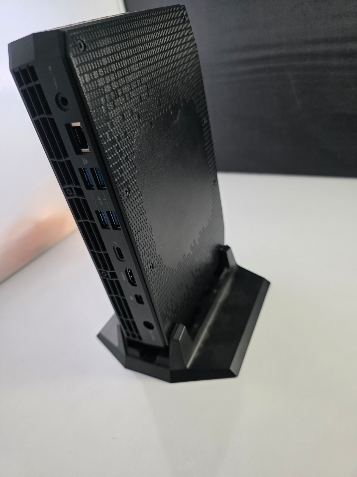 Intel NUC 11 Enthusiast Mini PC Kit (NUC11PHKi7C)w/ RTX 2060-6GB Graphics Memory