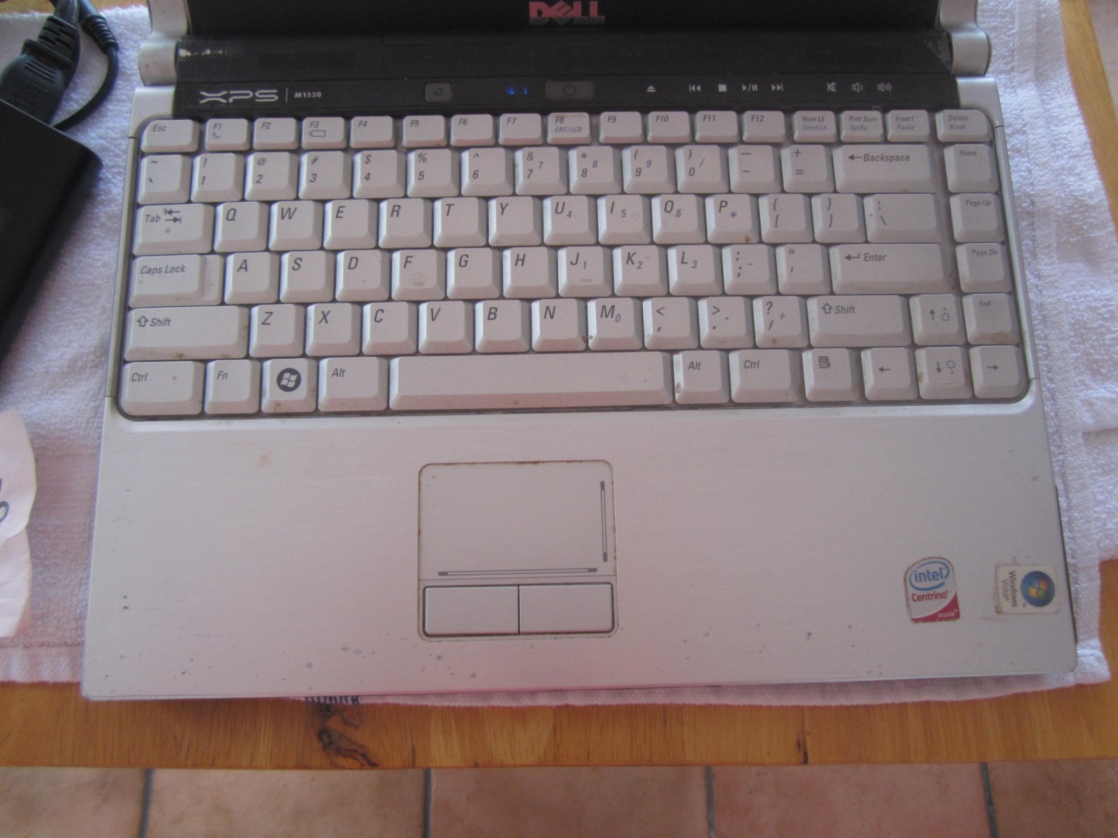 DELL XPS M1330 LAPTOP 2.2GHz 4GBRAM 80GBHD SCREEN INTACT W/PwrCord – WORKS