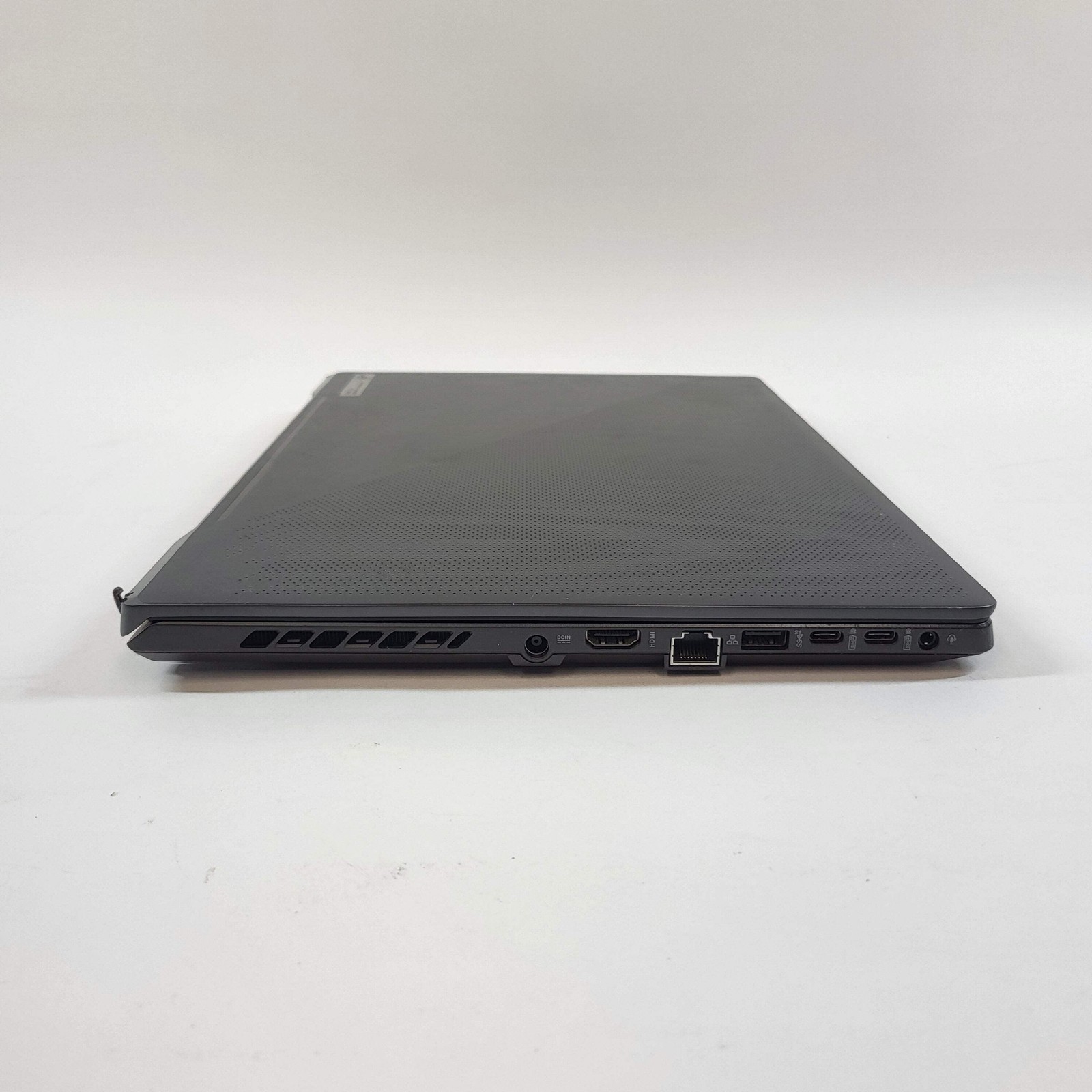 Asus ROG Zephyrus G15 GA503Q 15.6″ Ryzen 9 5900HS 16GB RAM 1TB GeForce RTX 3070