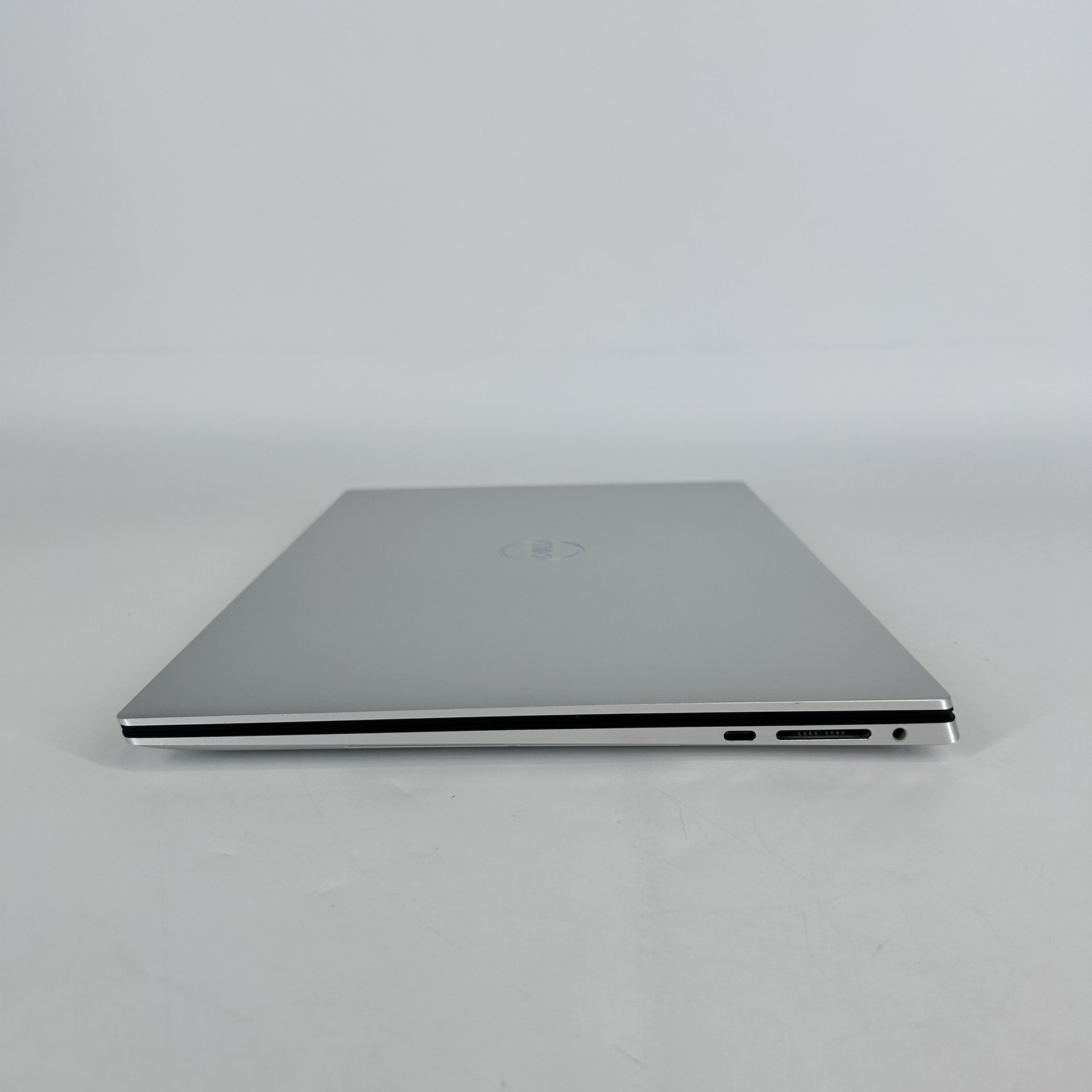 Dell XPS 15 9520 FHD+ 2.5 GHz i9-12900HK 16GB 1TB SSD RTX 3050 Ti Very Good