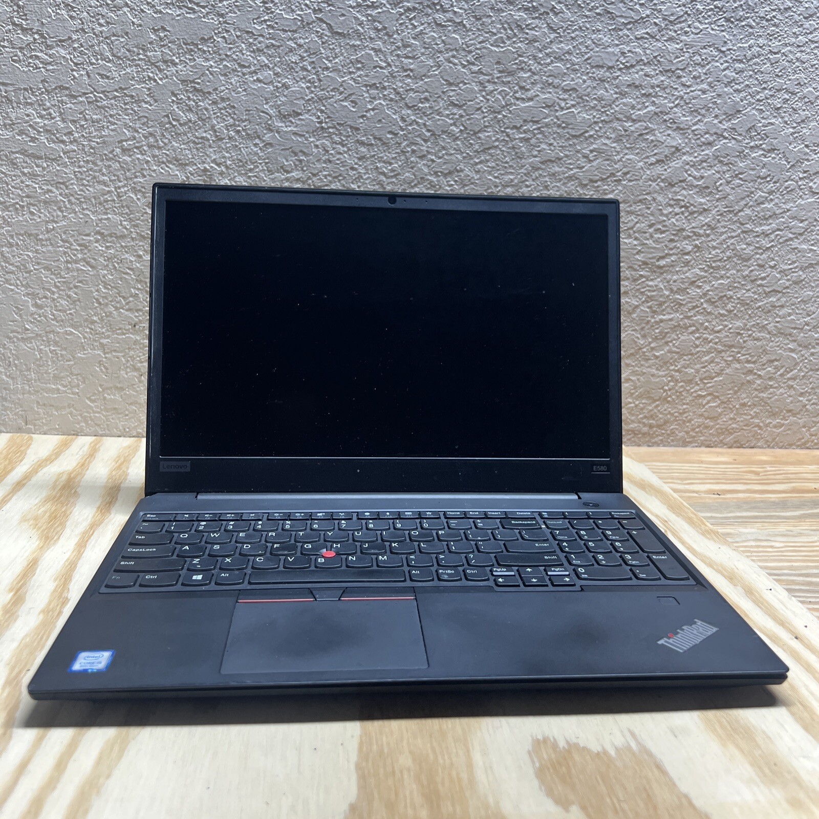 Lenovo E580 15.6″ Laptop 1.6GHz i5-8250U NO RAM NO DRIVE BAD SCREEN.BROKEN
