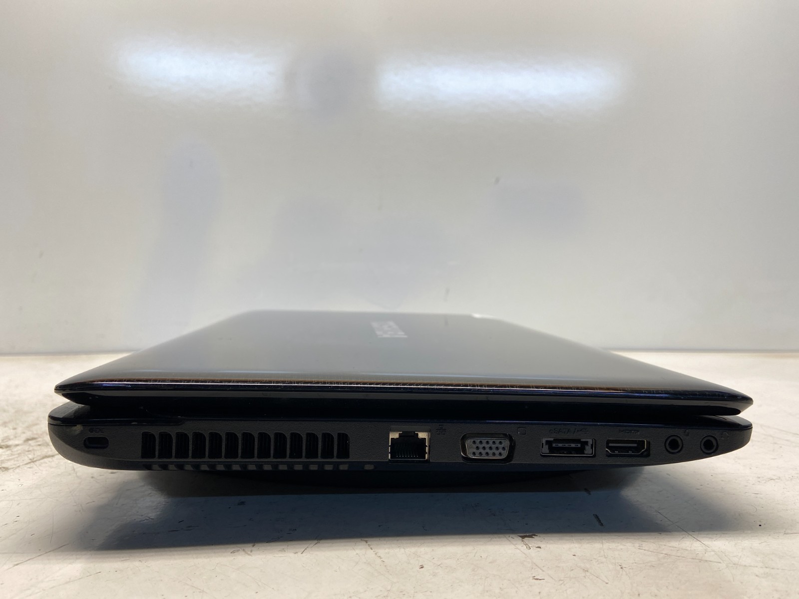 Toshiba Satellite L655-S105 Intel i3-M370 2.4GHz 4 GB NO HDD