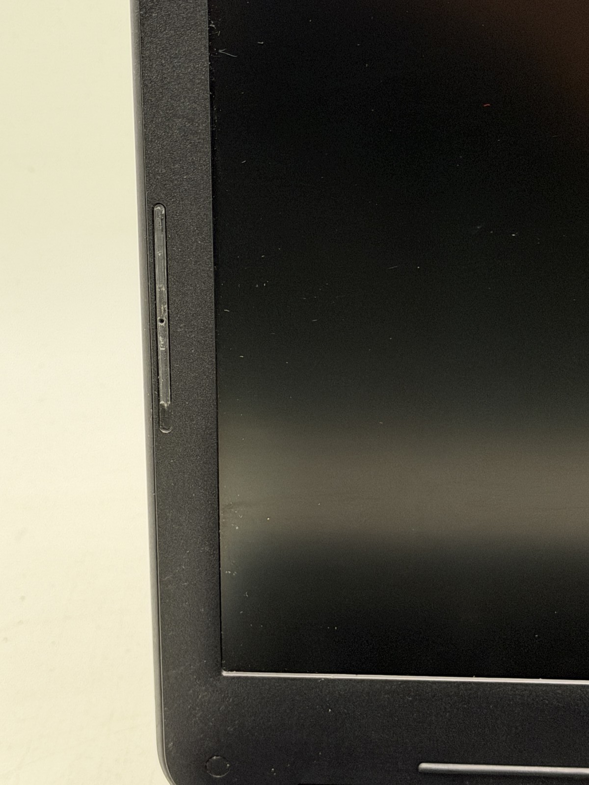 Dell Latitude 3310 13.3in i5-8265U 8GB 128GB NO OS – Read