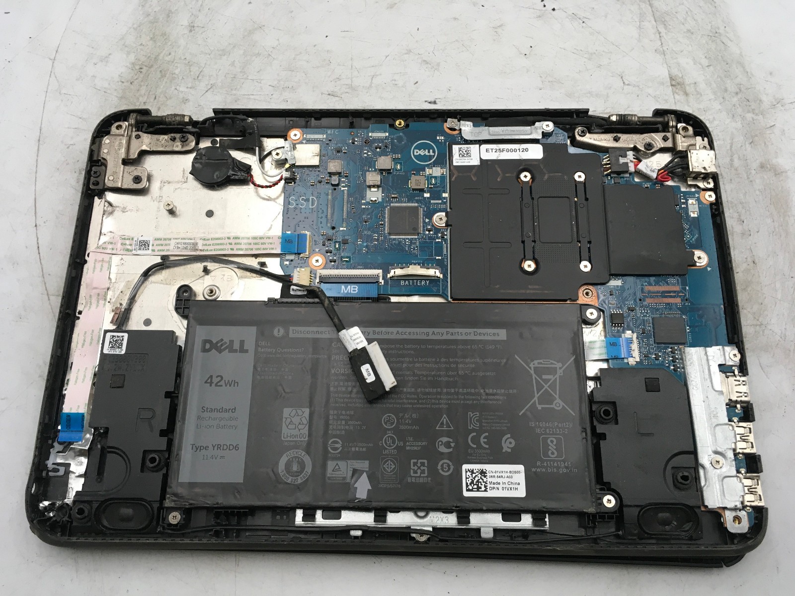 DELL LATITUDE 3180 – FOR PARTS/NO POWER – DAMAGED – INTEL CELERON – 4GB RAM – BB