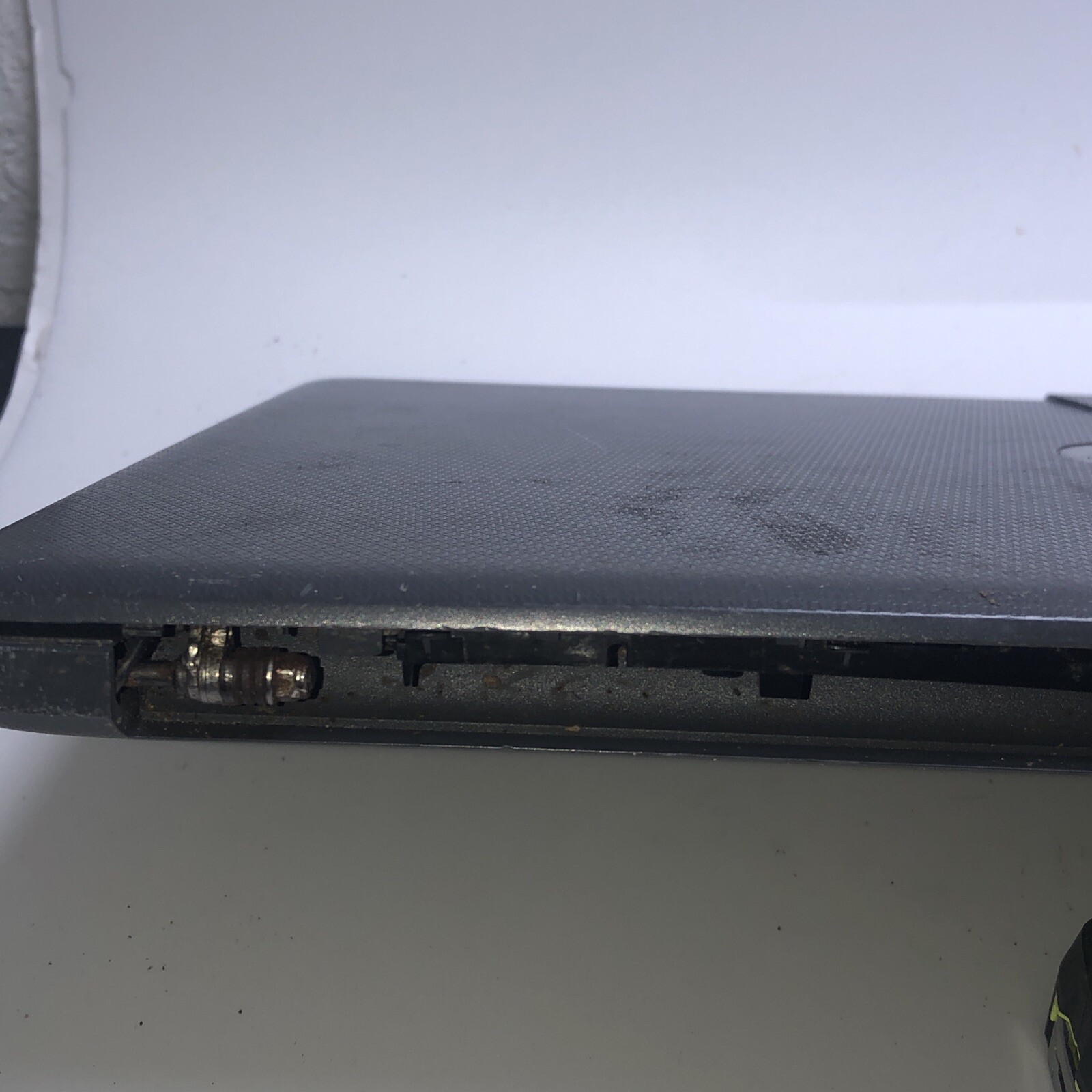 HP 255 G7 AMD E2-9000E 1.50GHZ 4GB ( Not Sure of Model ) For Part Only ( See Pic