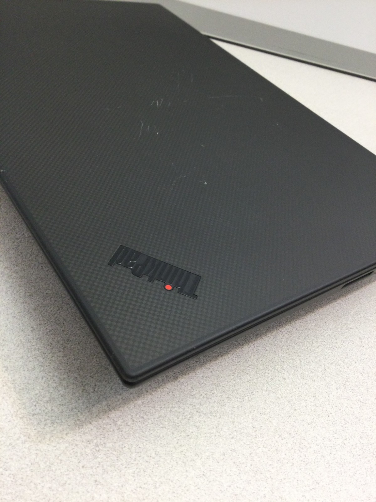Lenovo ThinkPad P1 Gen 3 – 15.6″Core i9-10885H 12GB RAM 256 SSD WIN 11 PRO