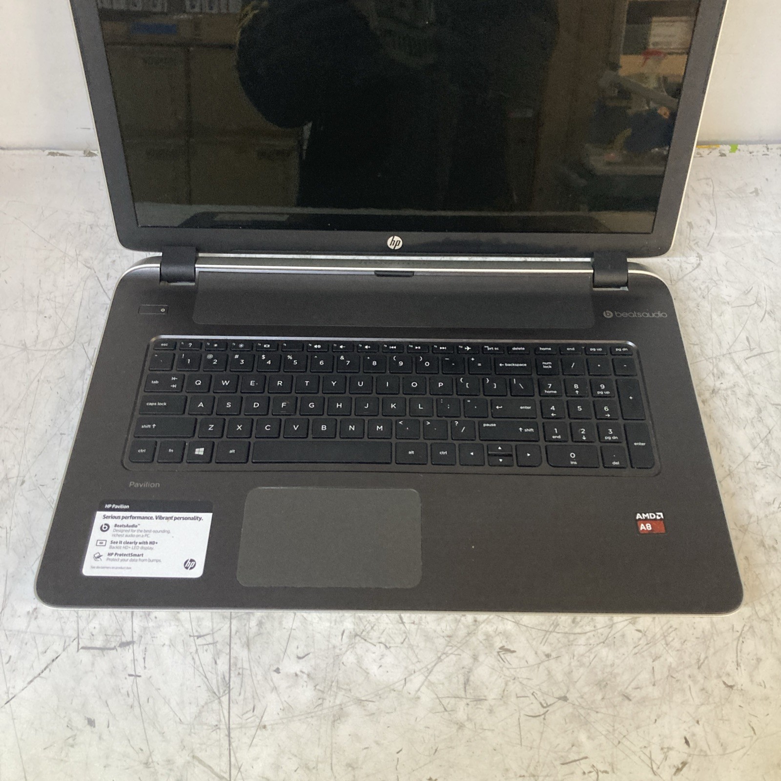 HP Pavilion 17-f053us AMD A8-6410 AMD Radeon R5 2GHZ 8GB NO HDD Boot to BIOS