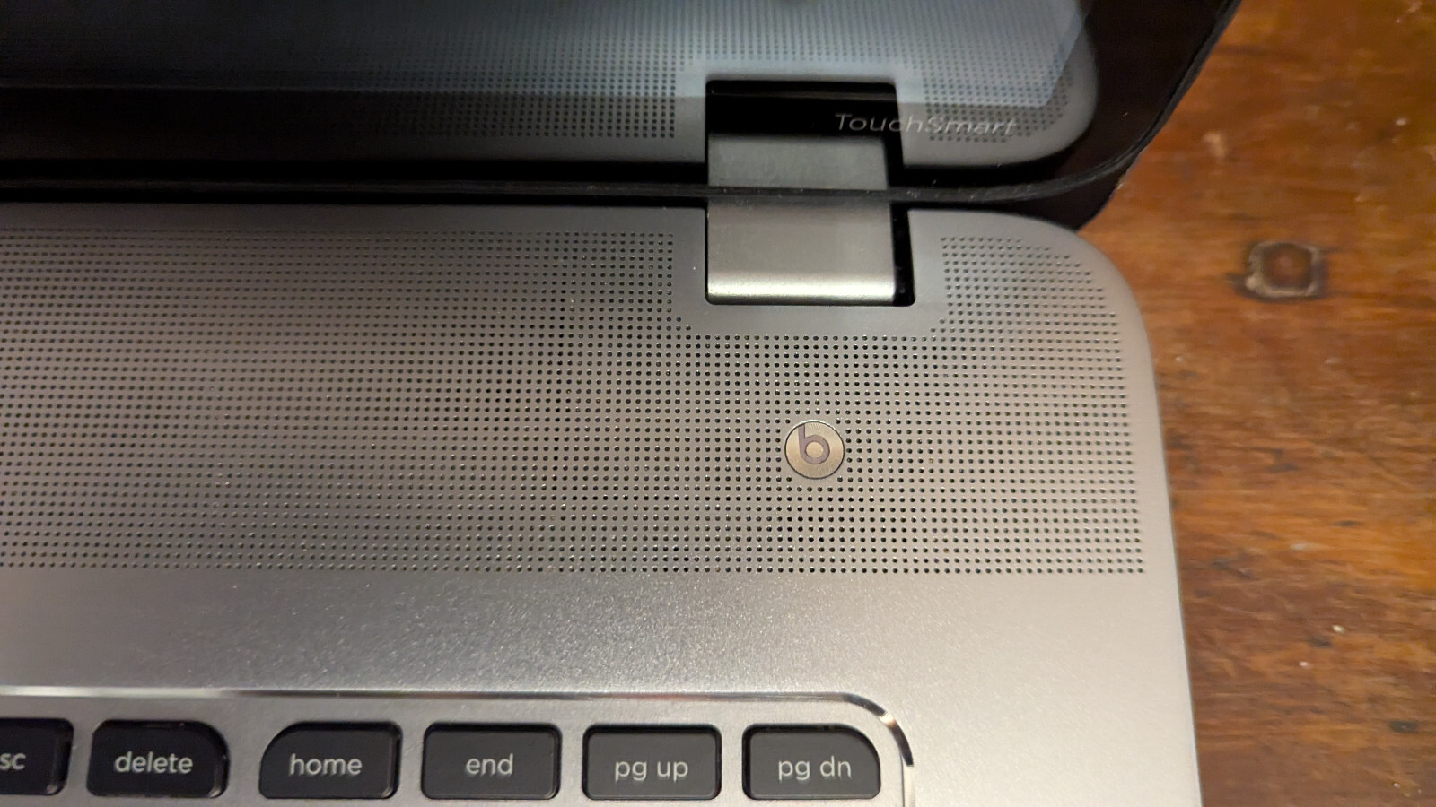 HP ENVY 17″ Laptop 8G 1TB i7-4700MQ – Touch Beats WORKS – Issue is Broken Hinges