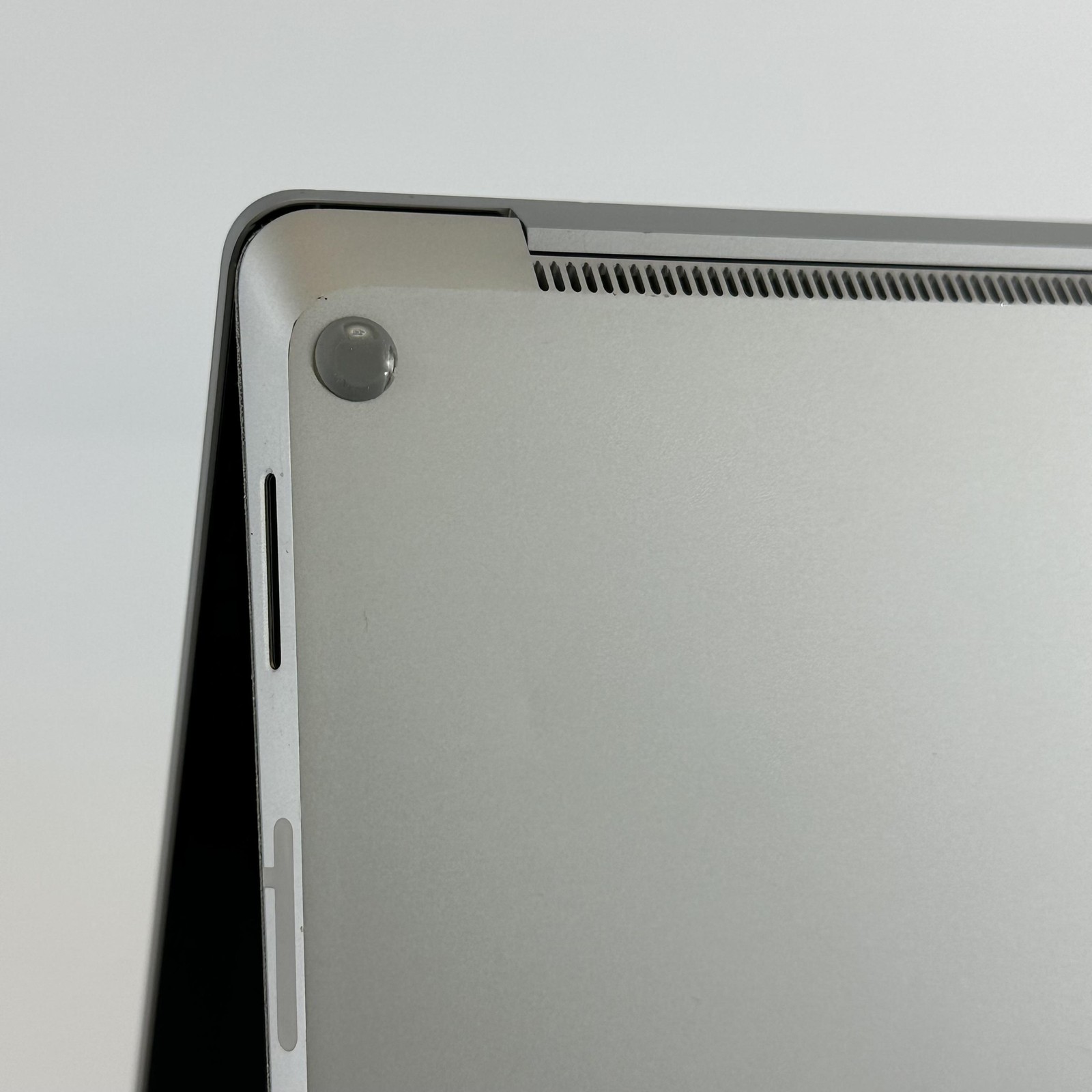 Microsoft Surface Laptop 2 13 2K TOUCH i5-8350U 1.7GHz 8GB 256GB Missing Keycaps