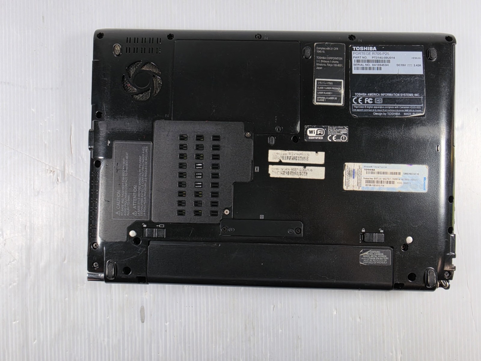 Toshiba Portege R705-P25 laptop 4GB NO HDD