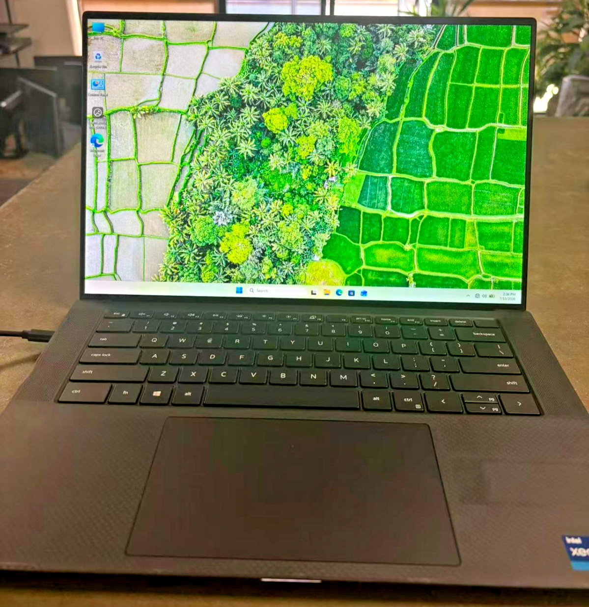 Dell Precision 5560 Xeon W-11955M 16GB 256GB SSD RTX A2000 Win 11 Pro N3